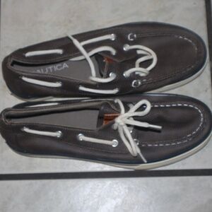 Nautica Grey and White Casual Loafer Shoes Size 8.5 US